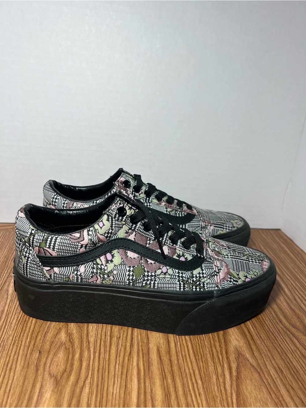 Vans WMNS Old Skool Stackform
Tapestry Floral Black size 8.5